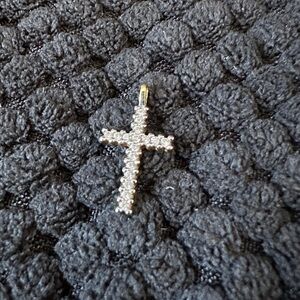 18k Yellow Gold Cross Pendant Petite